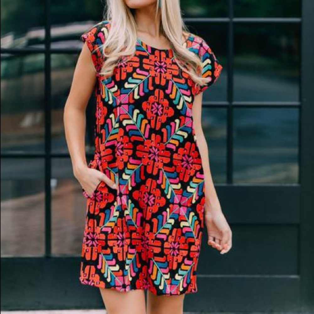 NWT J. MARIE MCKENNA EMBROIDERED DRESS - BLACK